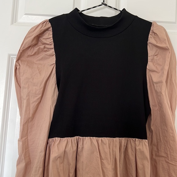 Beige and black long sleeve vest dress - Picture 2 of 3